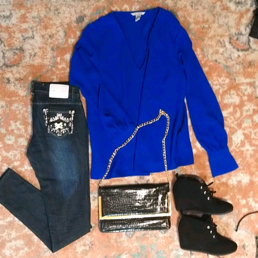 Size 3 jeans, size 7 wedges, size 12 blue shirt